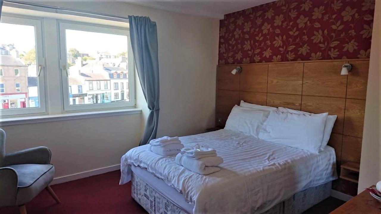 Millport Pier Hotel Exterior photo